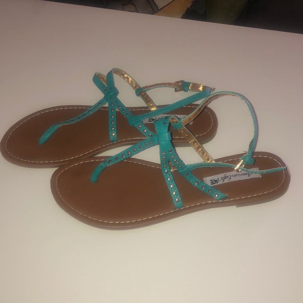 American Eagle flat sandals